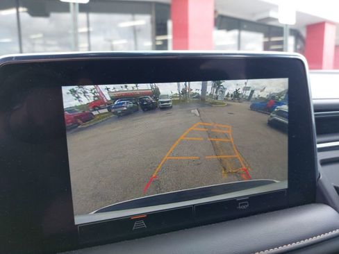 Used 2023 GMC Yukon XL AT4 image 6