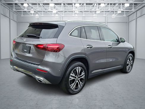 Used 2025 Mercedes-Benz GLA 250 4MATIC image 6