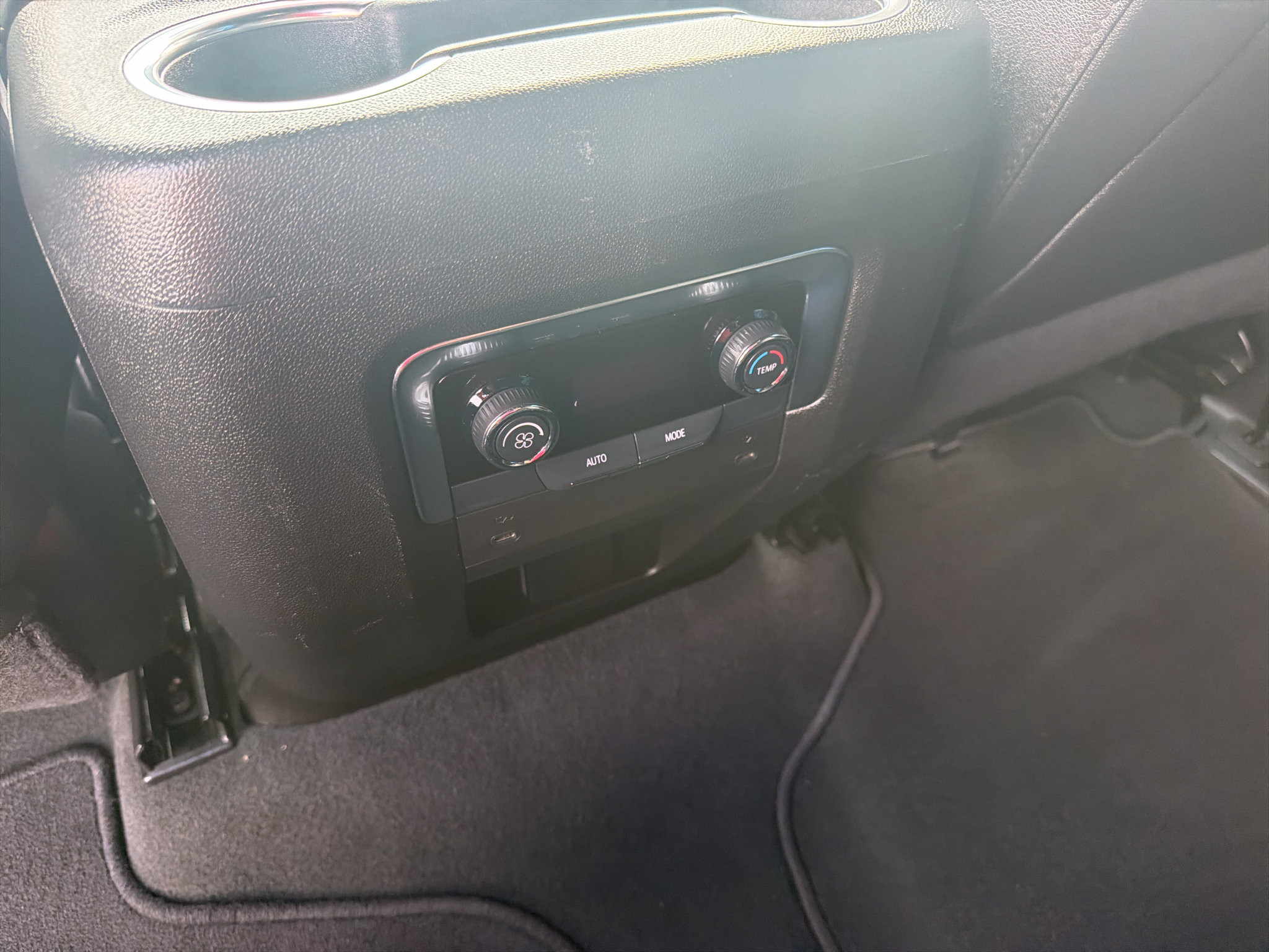 Used 2025 Chevrolet Tahoe LT AWD/4WD image 15