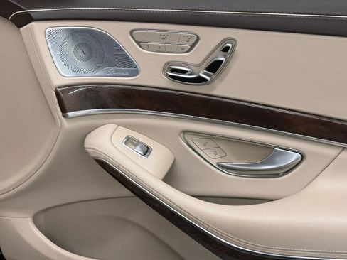 Used 2019 Mercedes-Benz S 560 4MATIC Sedan image 29