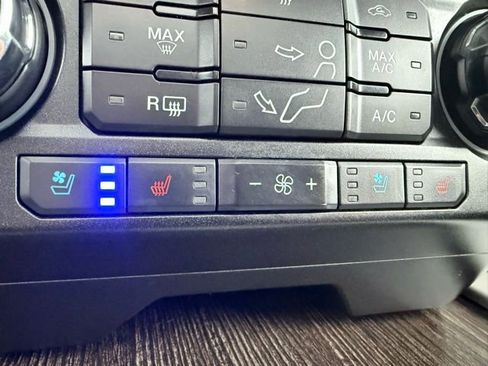 Used 2020 Ford F350 Lariat w/ Lariat Ultimate Package image 32