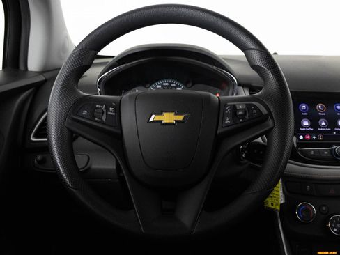 Certified 2022 Chevrolet Trax LS w/ Tint and Cruise Package image 30