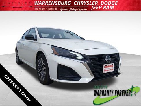 Used 2025 Nissan Altima 2.5 SV FWD image 1