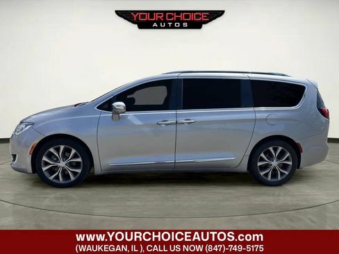 Used 2018 Chrysler Pacifica Limited w/ Advanced Safetytec Group FWD image 2
