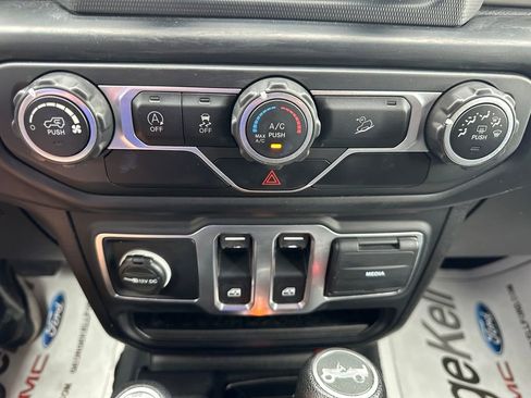 Used 2020 Jeep Wrangler Sport image 7