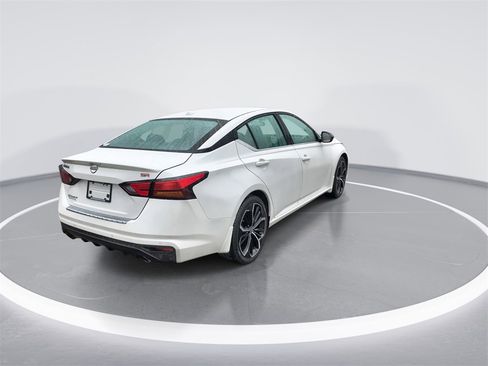 Used 2023 Nissan Altima 2.5 SR image 8