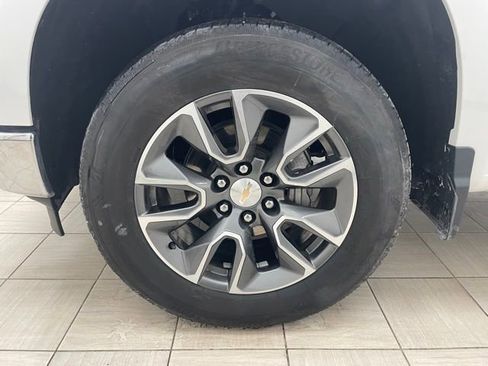 Used 2024 Chevrolet Silverado 1500 LT image 7