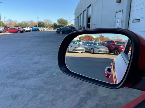 Used 2025 Kia Soul LX w/ LX Technology Package image 17