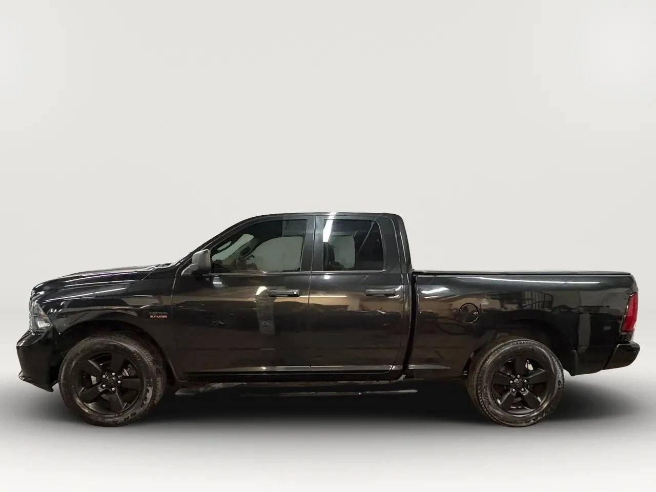 Used 2018 RAM 1500 Express w/ Black Ram 1500 Express Group AWD/4WD image 5
