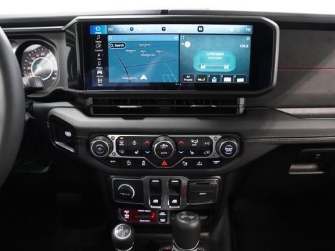 Used 2025 Jeep Wrangler Rubicon image 22