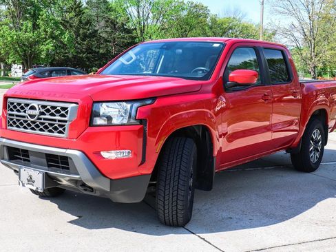 Used 2022 Nissan Frontier SV image 3