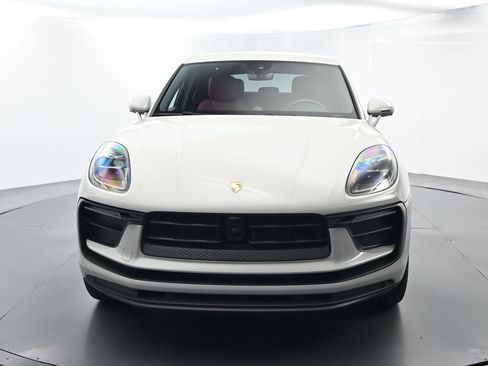 Certified 2025 Porsche Macan image 18
