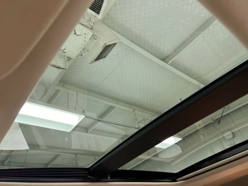 Used 2018 Jeep Grand Cherokee Limited w/ Luxury Group II image 19