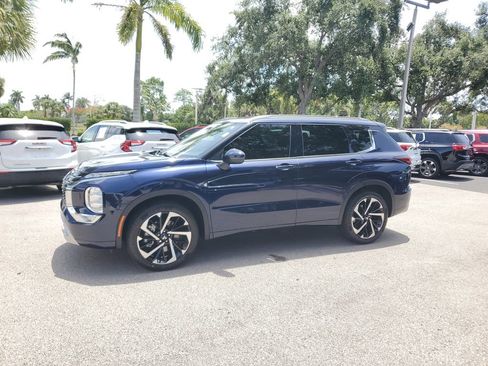 Used 2022 Mitsubishi Outlander SEL AWD/4WD image 2