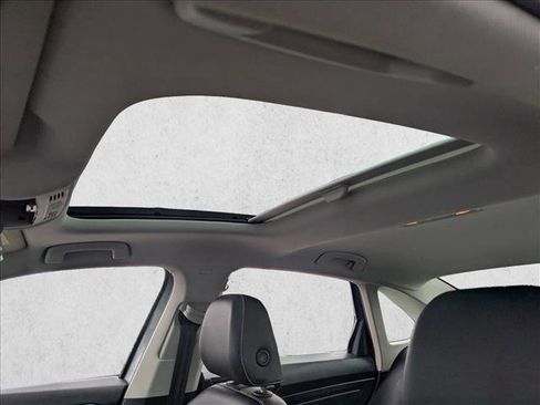 Used 2024 Volkswagen Jetta SE image 16