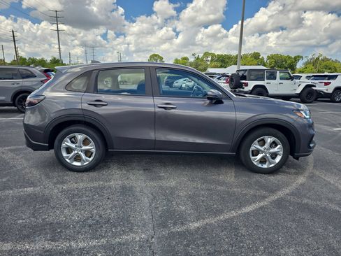 Certified 2025 Honda HR-V LX image 3