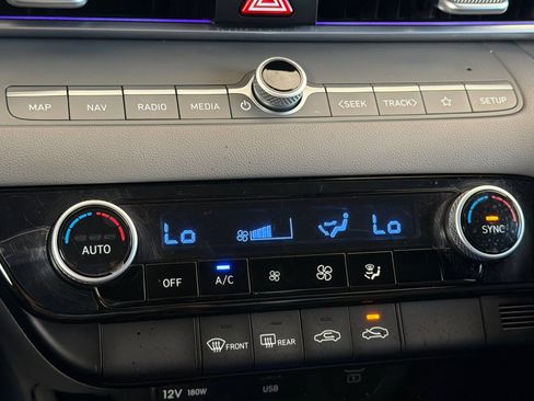 Used 2024 Hyundai Elantra SEL FWD image 22