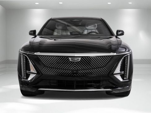Used 2024 Cadillac Lyriq Luxury RWD image 5