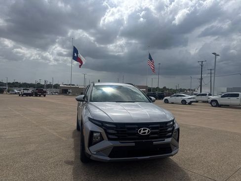 Used 2025 Hyundai Tucson SEL FWD image 3