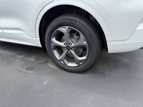 Used 2023 Ford Escape ST-Line w/ Tech Pack #1 AWD/4WD image 9