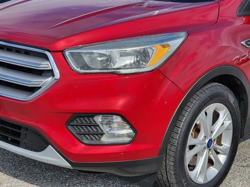 Used 2017 Ford Escape SE image 8