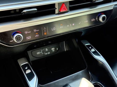 Used 2025 Kia Sorento S w/ Panoramic Sunroof Package FWD image 26