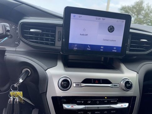 Used 2022 Ford Explorer 4WD w/ Class IV Trailer Tow Package image 11