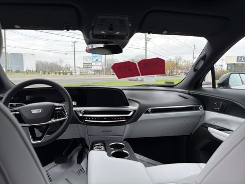 Used 2024 Cadillac Lyriq Luxury image 26