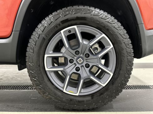 Used 2023 Rivian R1T Adventure Dual AWD/4WD image 10