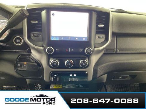 Used 2024 RAM 2500 Big Horn AWD/4WD image 15