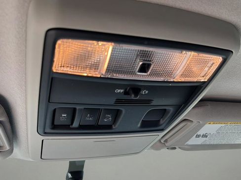 Used 2018 Toyota 4Runner SR5 AWD/4WD image 23