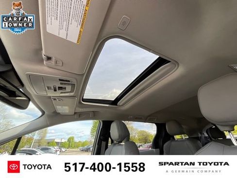 Used 2025 Toyota Sienna XLE FWD image 21