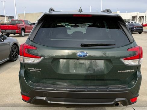 Used 2023 Subaru Forester Premium image 5
