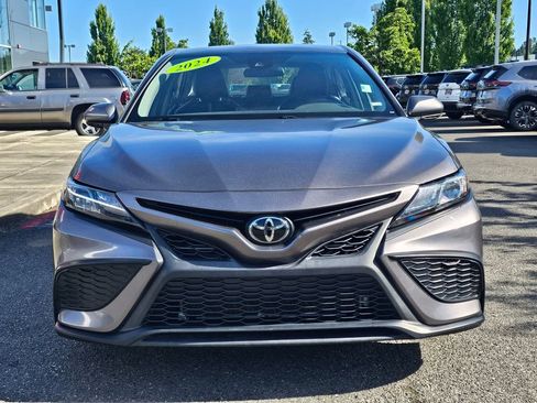 Used 2024 Toyota Camry SE FWD image 2