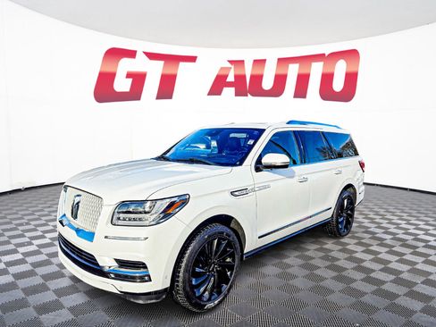 Used 2020 Lincoln Navigator Reserve image 3