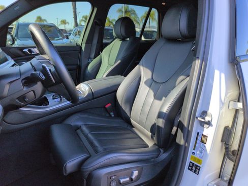 Used 2022 BMW X5 xDrive40i AWD/4WD image 16