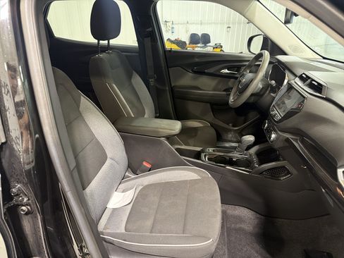 Used 2023 Chevrolet TrailBlazer LT w/ Convenience Package FWD image 12