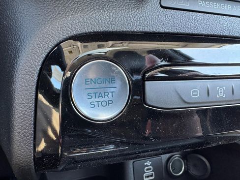 New 2025 Ford Escape SE w/ Class II Trailer Tow Package image 18