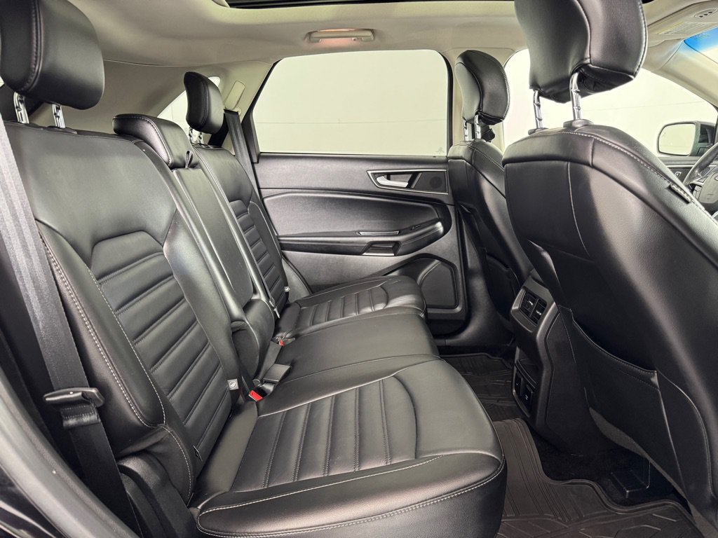 Used 2016 Ford Edge SEL w/ Equipment Group 201A AWD/4WD image 21