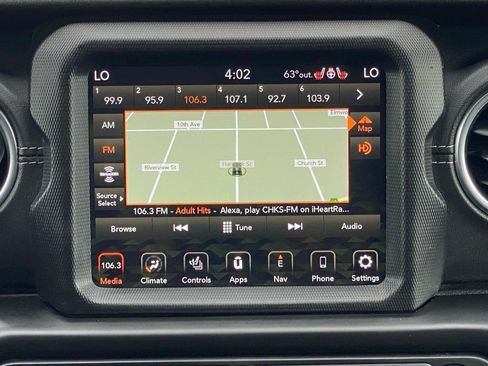 Used 2020 Jeep Wrangler Unlimited Sahara w/ Dual Top Group AWD/4WD image 25