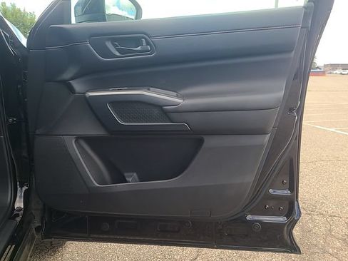 Used 2025 Nissan Pathfinder Rock Creek AWD/4WD image 27