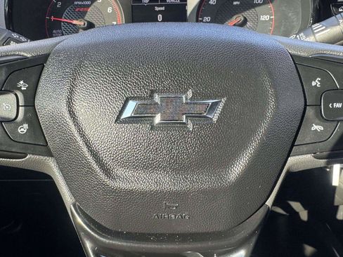 Used 2024 Chevrolet Trax RS w/ Sunroof Package FWD image 27