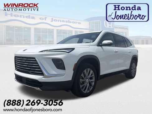 Used 2025 Buick Enclave Preferred AWD/4WD image 1