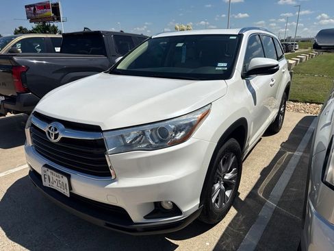 Used 2015 Toyota Highlander XLE FWD image 5