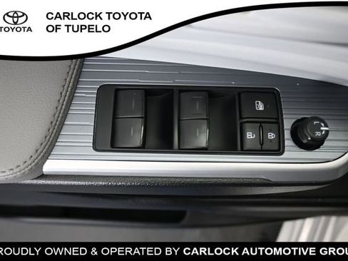 Used 2026 Toyota Sienna LE FWD image 29