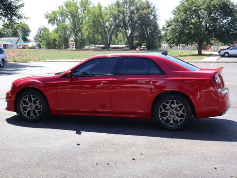 Used 2018 Chrysler 300 S w/ S Model Appearance Package AWD/4WD image 8