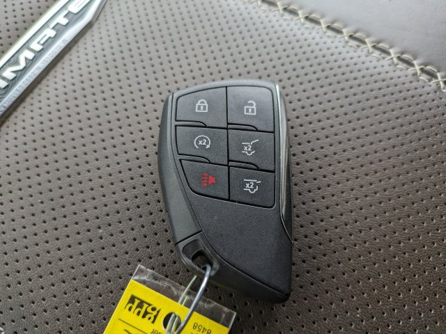 Used 2025 GMC Yukon Denali Ultimate AWD/4WD image 35
