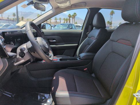 New 2026 Nissan Kicks SR FWD image 12