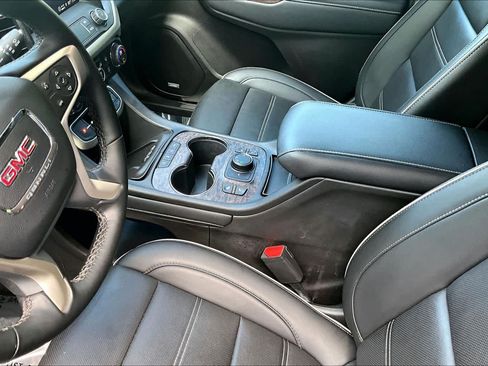 Used 2023 GMC Acadia Denali w/ Denali Ultimate Package FWD image 17