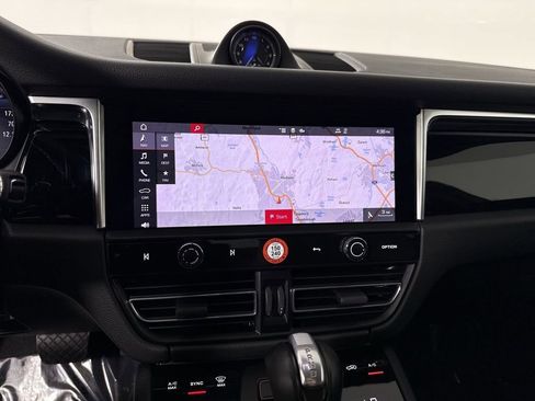 Certified 2023 Porsche Macan AWD/4WD image 26